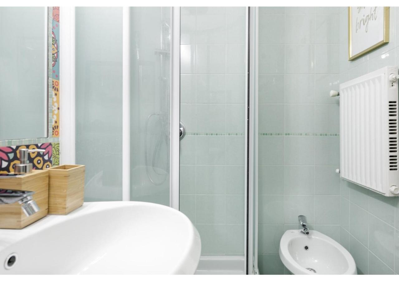Pied-A-Terre Domusuite Rhome Colosseo Roma Exterior foto